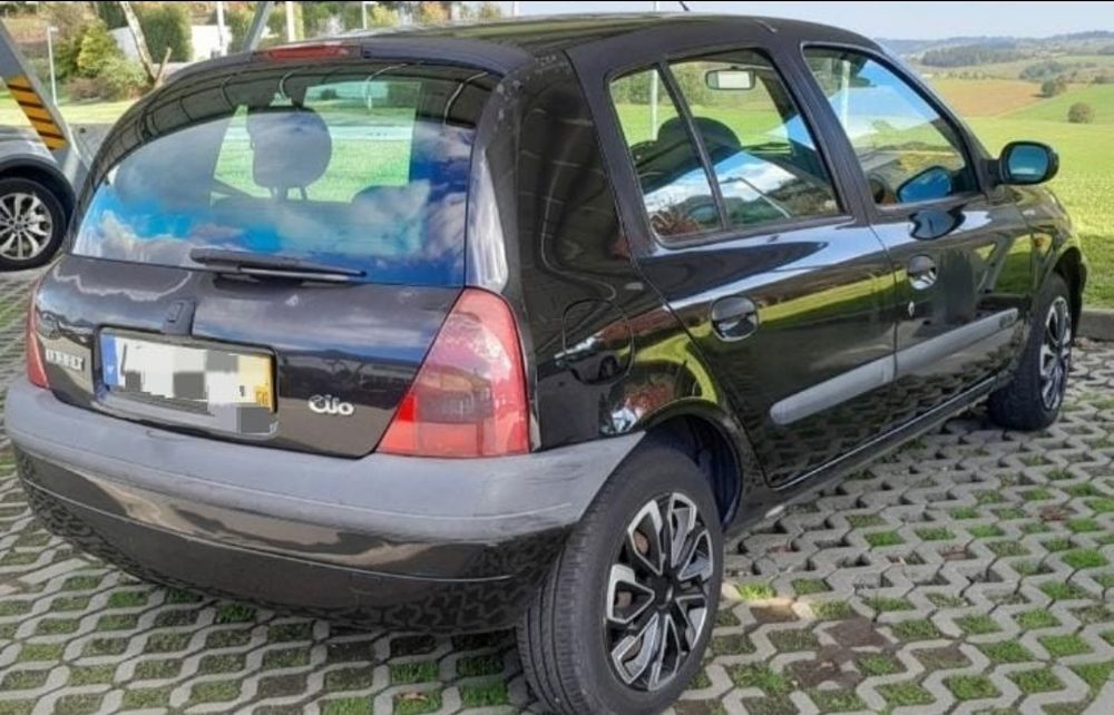 Renault Clio II 1.2 – Ano 2001 | Econômico