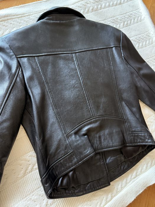 Продам шкіряну куртку коротку