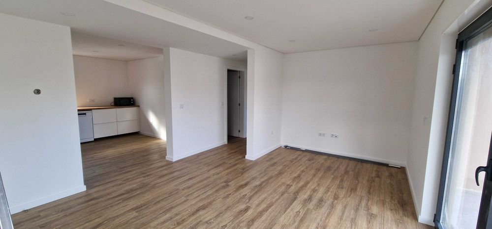 Alugo  habitação T2 nova