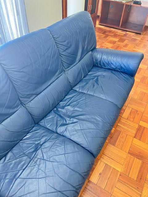 Sofá em pele 3 lugares