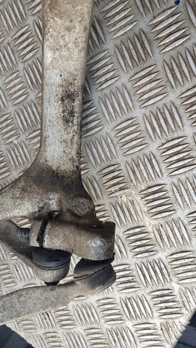 Audi A4 B6 2.0 Alt Zwrotnica Lewa przód