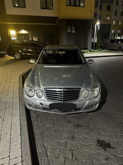 Продам машину Mercedes-Benz  E-Class