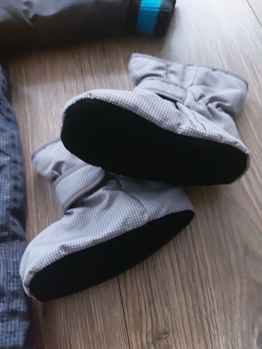 Kombinezon zimowy 74 MOLO czapka H&M i buty