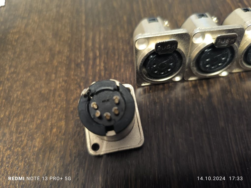 AMPHENOL AC5FDZ gniazdo tablicowe XLR 5 pin żeńskie srebrne