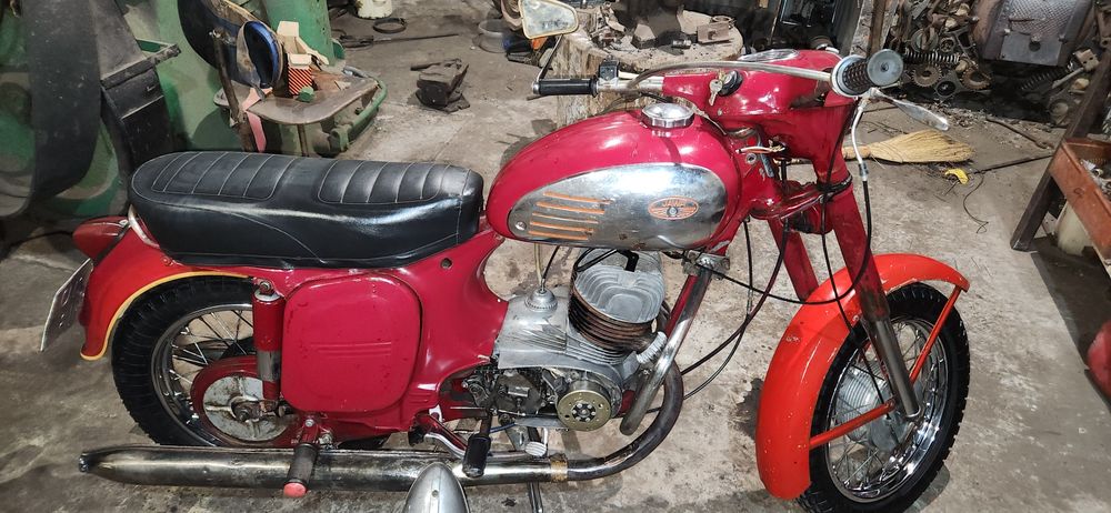 Продам яву старушка 360.