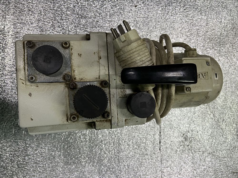 Вакумный насос trivac d8a