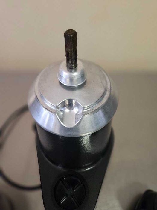 Wyciskarka do cytrusów Hendi 221204 – stal nierdzewna, 180W