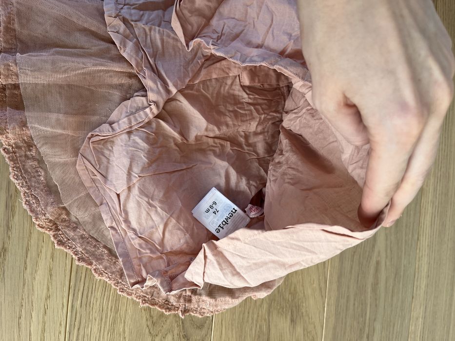 Sukienka Newbie 74 pudrowy róż koronkowa koktajlowa