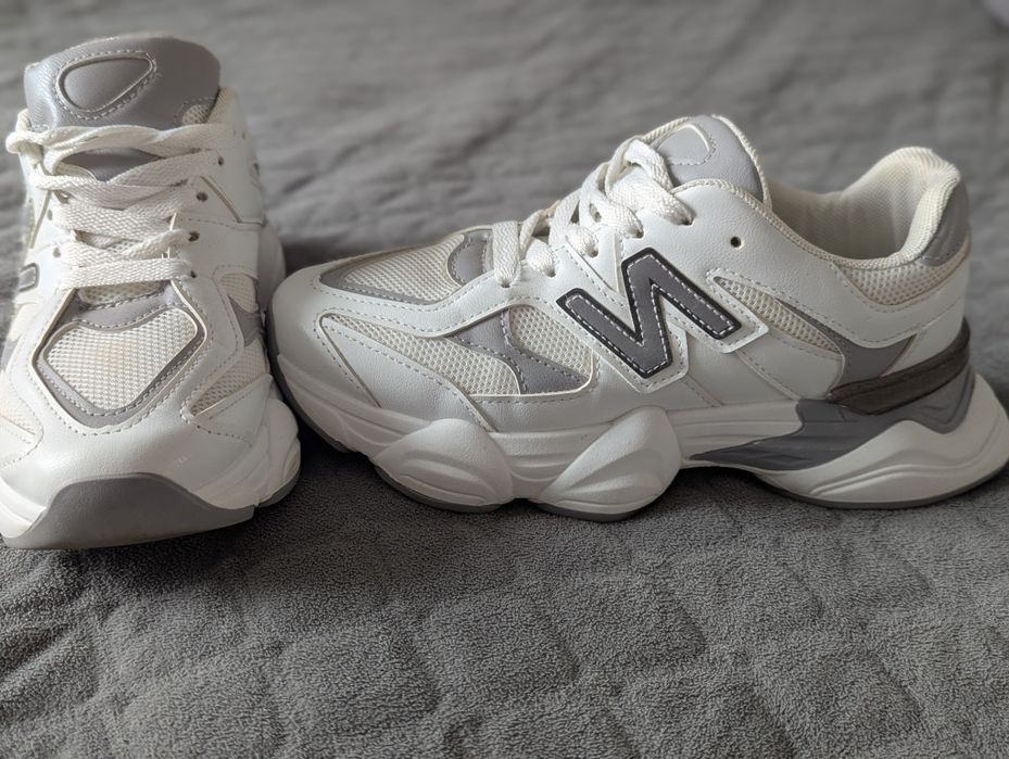Кросівки жіночі new balance