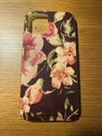 Etui Guess na iPhone 12