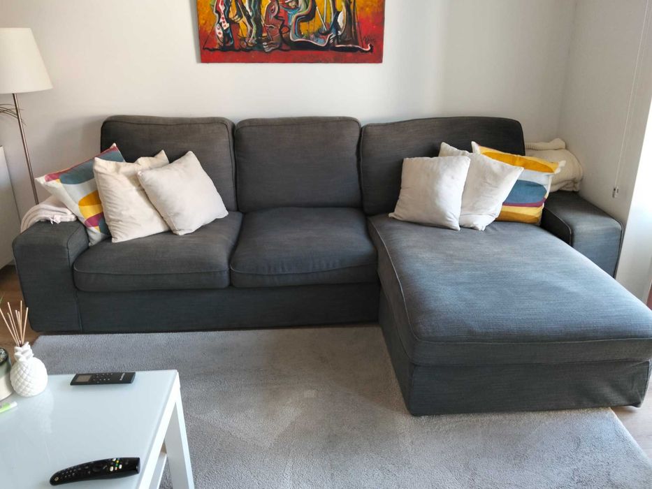 Sofá com chaise longue