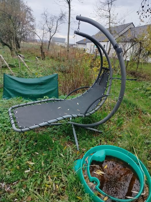 Leżak ogrodowy bujany