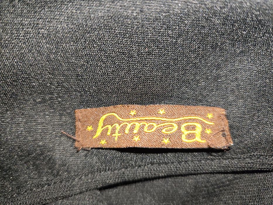 Mała czarna sukienka krotka bez rękawów ze zdobiony przód Beauty