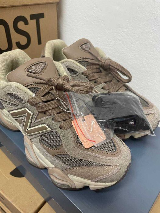36-45 New Balance 9060 Brown
