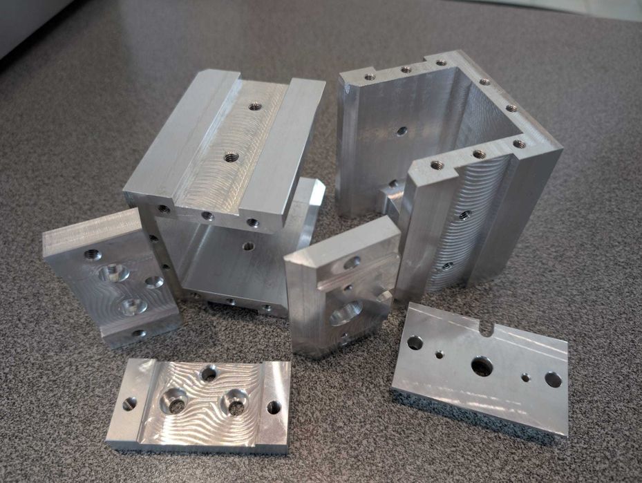 Precyzyjna obróbka metali CNC – frezowanie, toczenie, cięcie