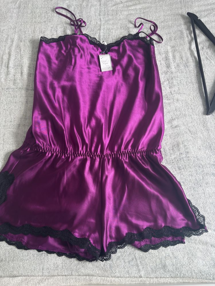 Purpurowy kombinezon bielizniany do spania nowy z metka super sie prez