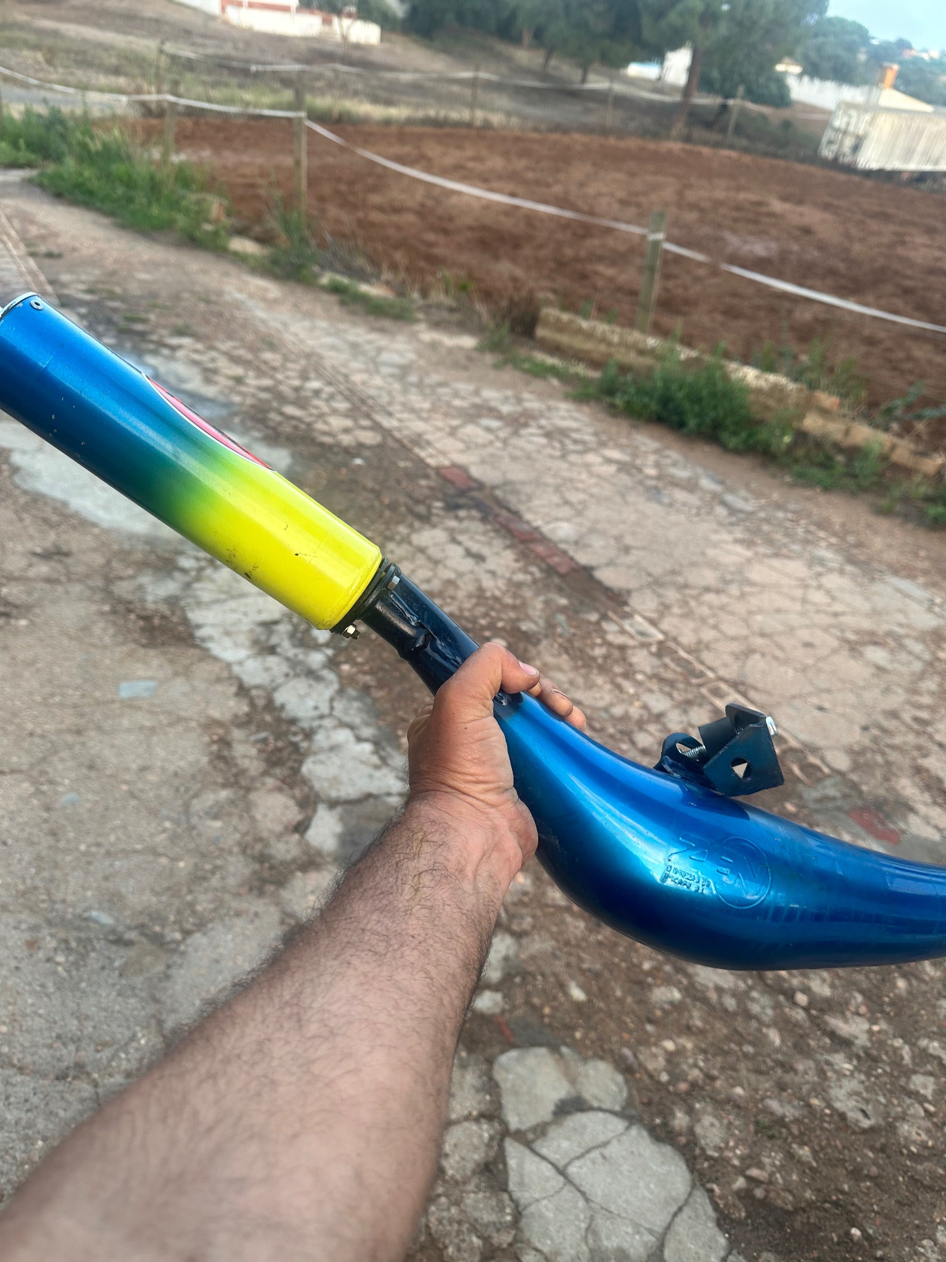 Escape para mota puch
