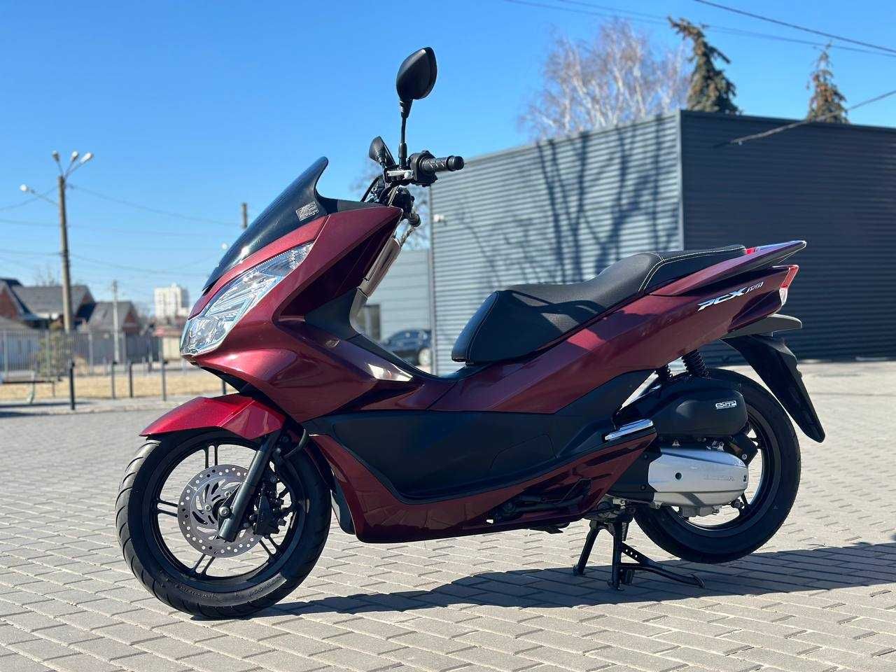 Купить японский скутер Honda PCX 150 KF18, мотосалон Артмото Полтава