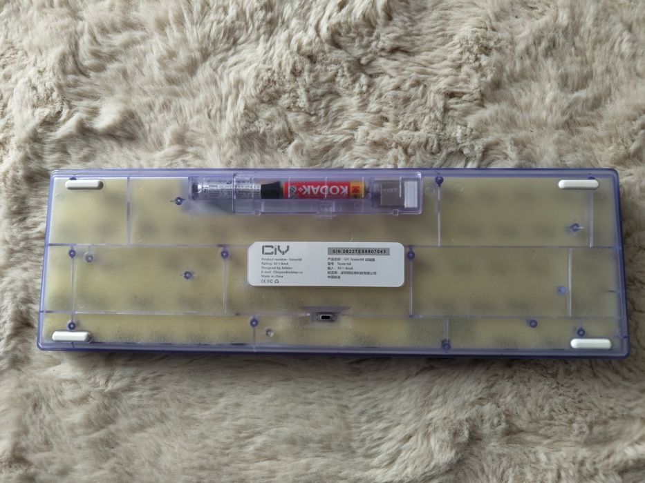 Klawiatura custom, switche holy panda I lavender