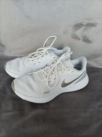 Nike Revolution 5, buty do biegania