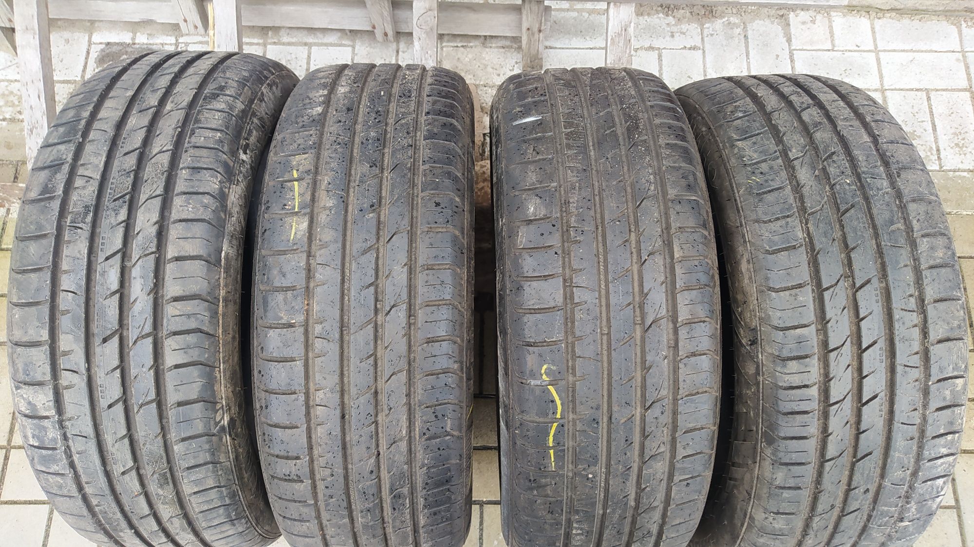 Продам комплект летней резины KUMHO Crugen 235.55.R 19