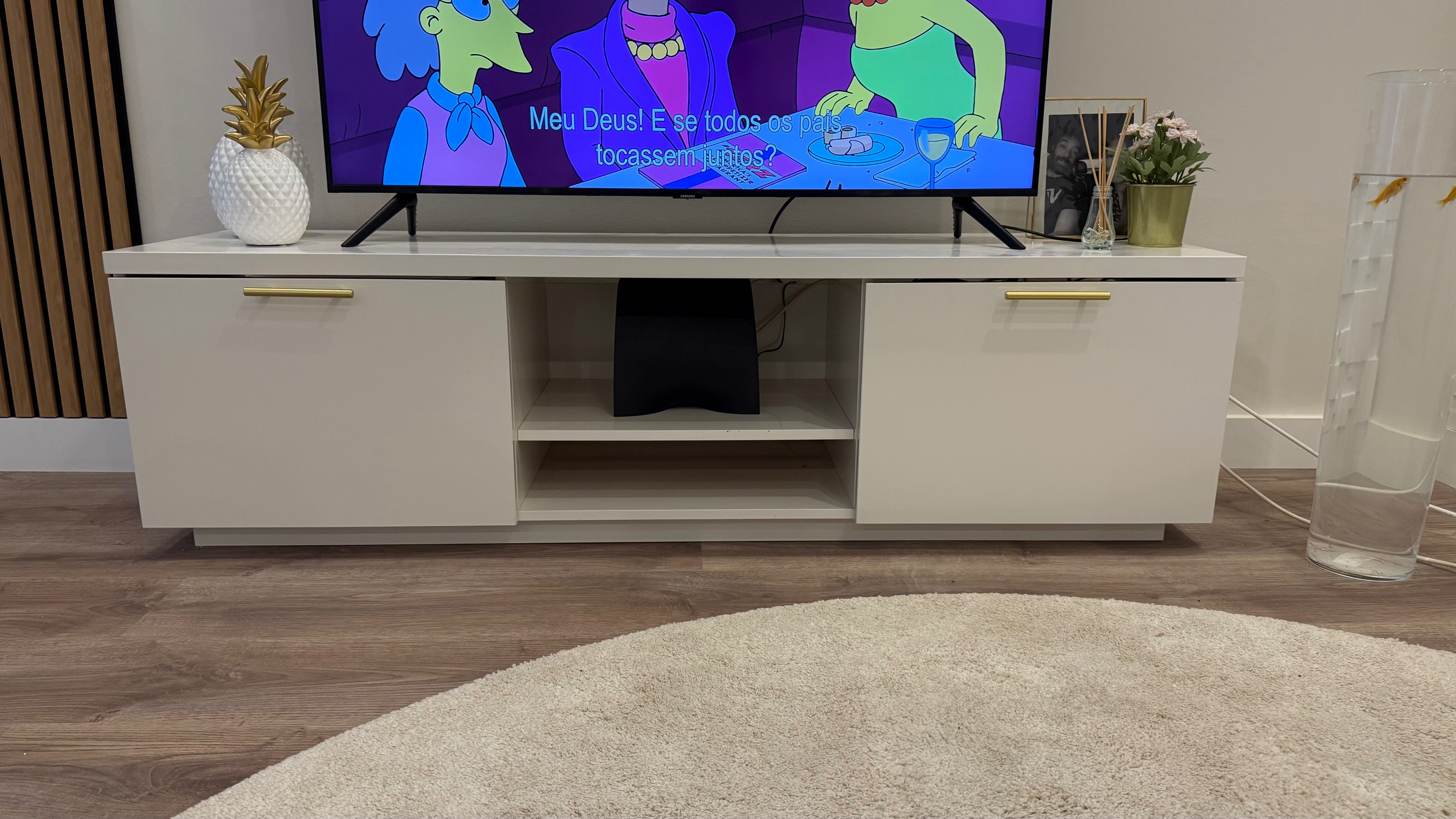 Móvel de tv branco