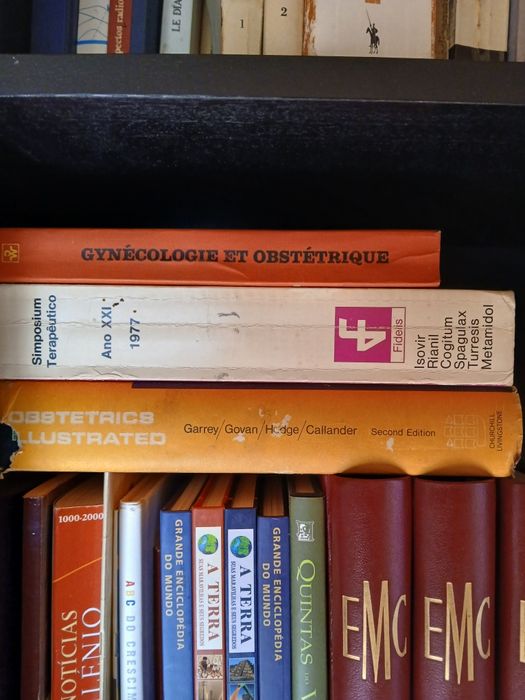 Varios livros antigos de medicina