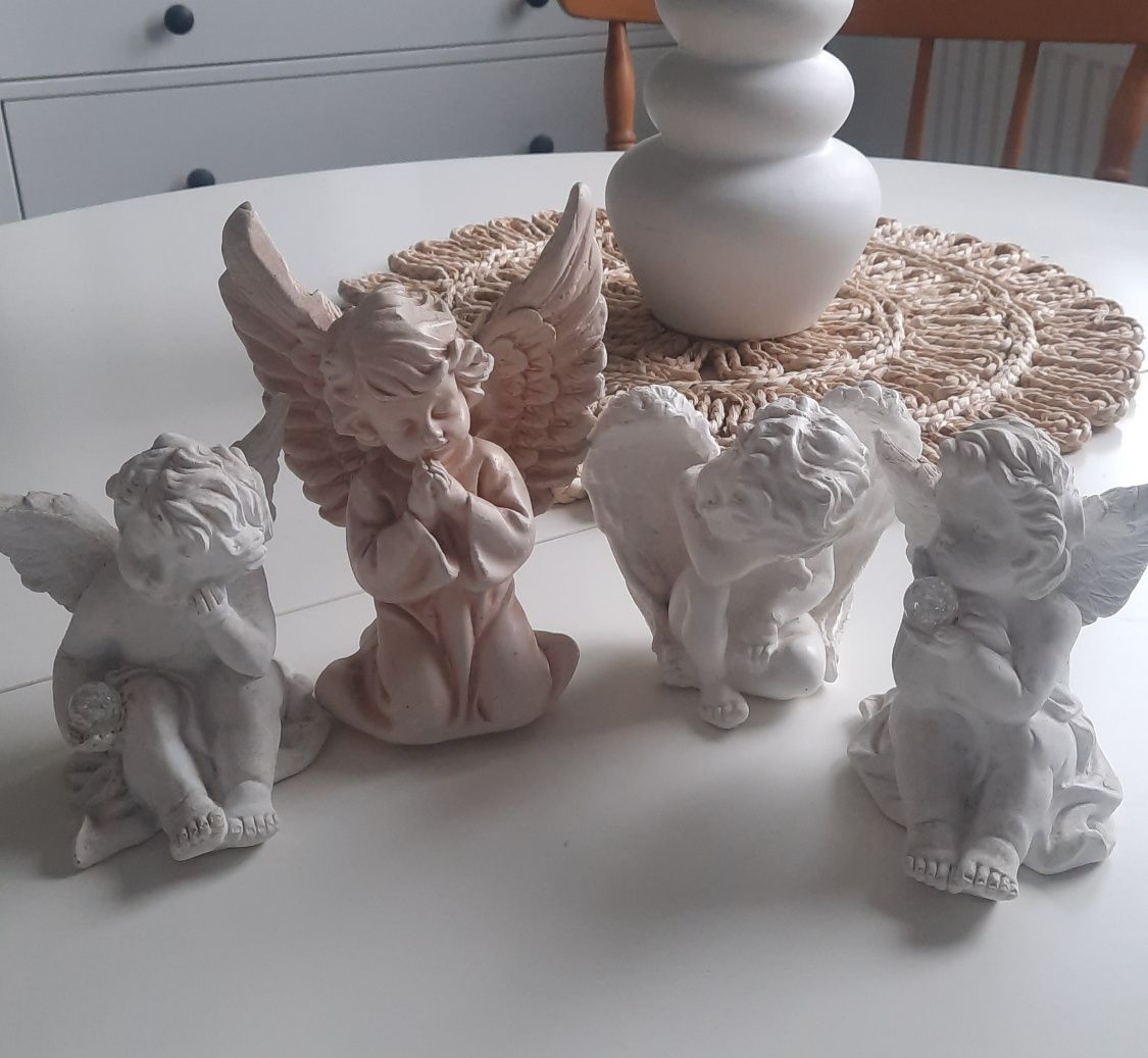 Figurki gipsowe aniołki