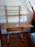 Secretaria com estantes