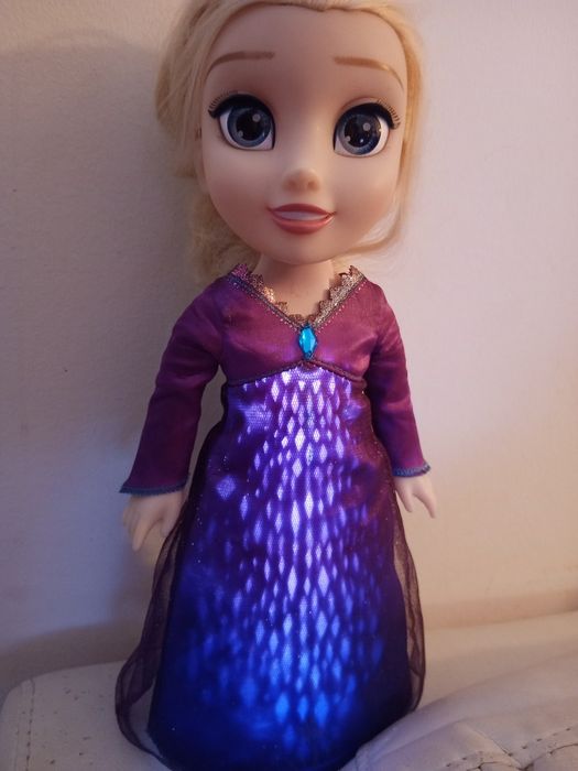 Boneca Elsa cantante, Frozen 2
