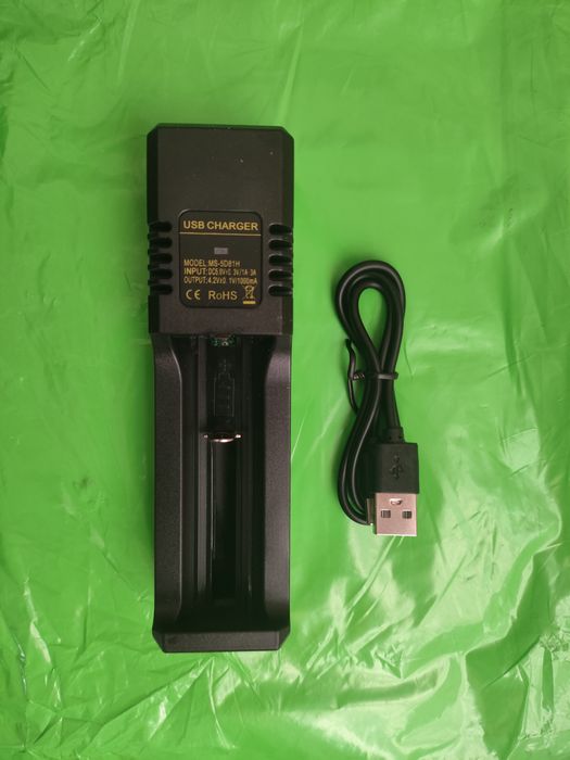 Carregador para baterias li-ion 18650/26650/14500
