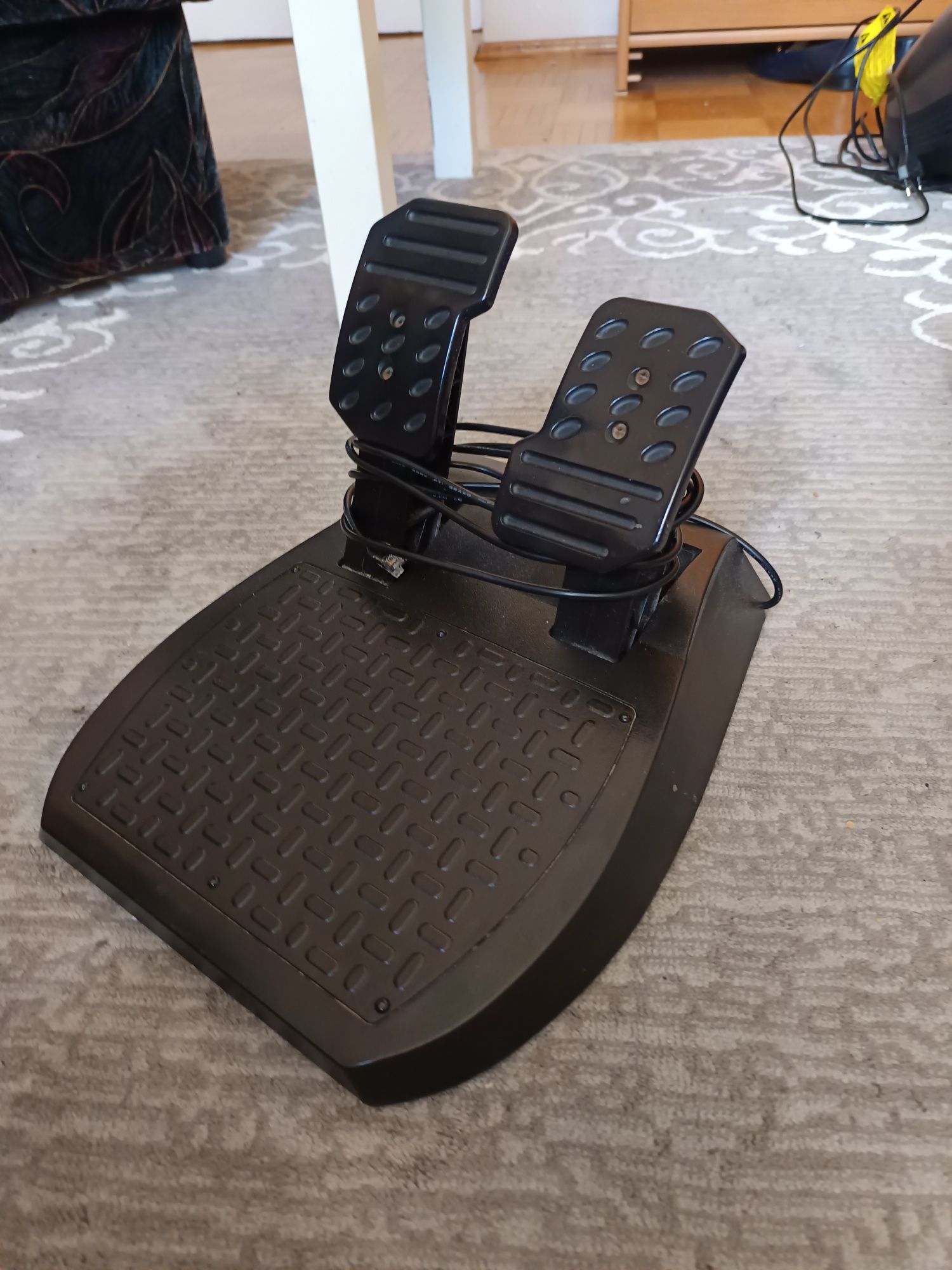 Kierownica thrustmaster t150