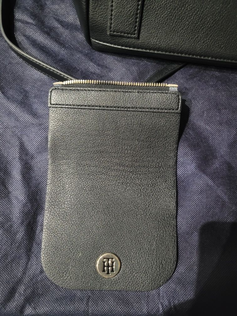 Torebka Tommy Hilfiger plus torba przeciwkurzowa