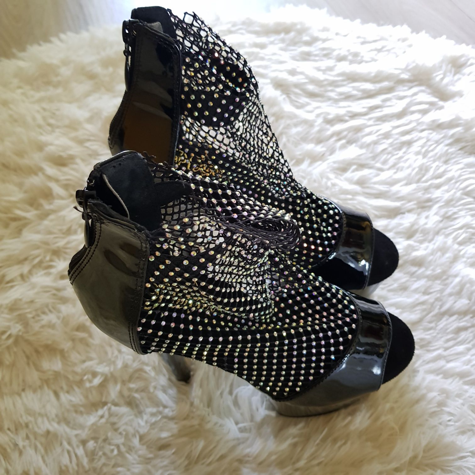 Buty Adore-765 czarne lakierowane