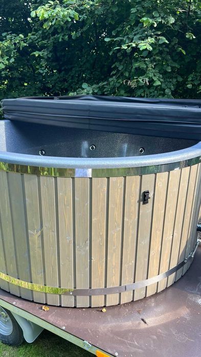 Balia ogrodowa z  jacuzzi  i oświetleniem od ręki – szybka dostawa