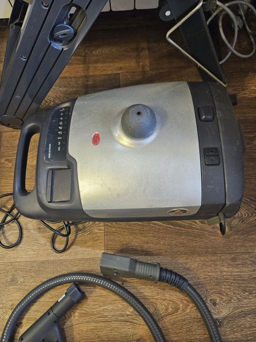 Парогениратор пароочиститель Италия с утюгом и гладильной доской