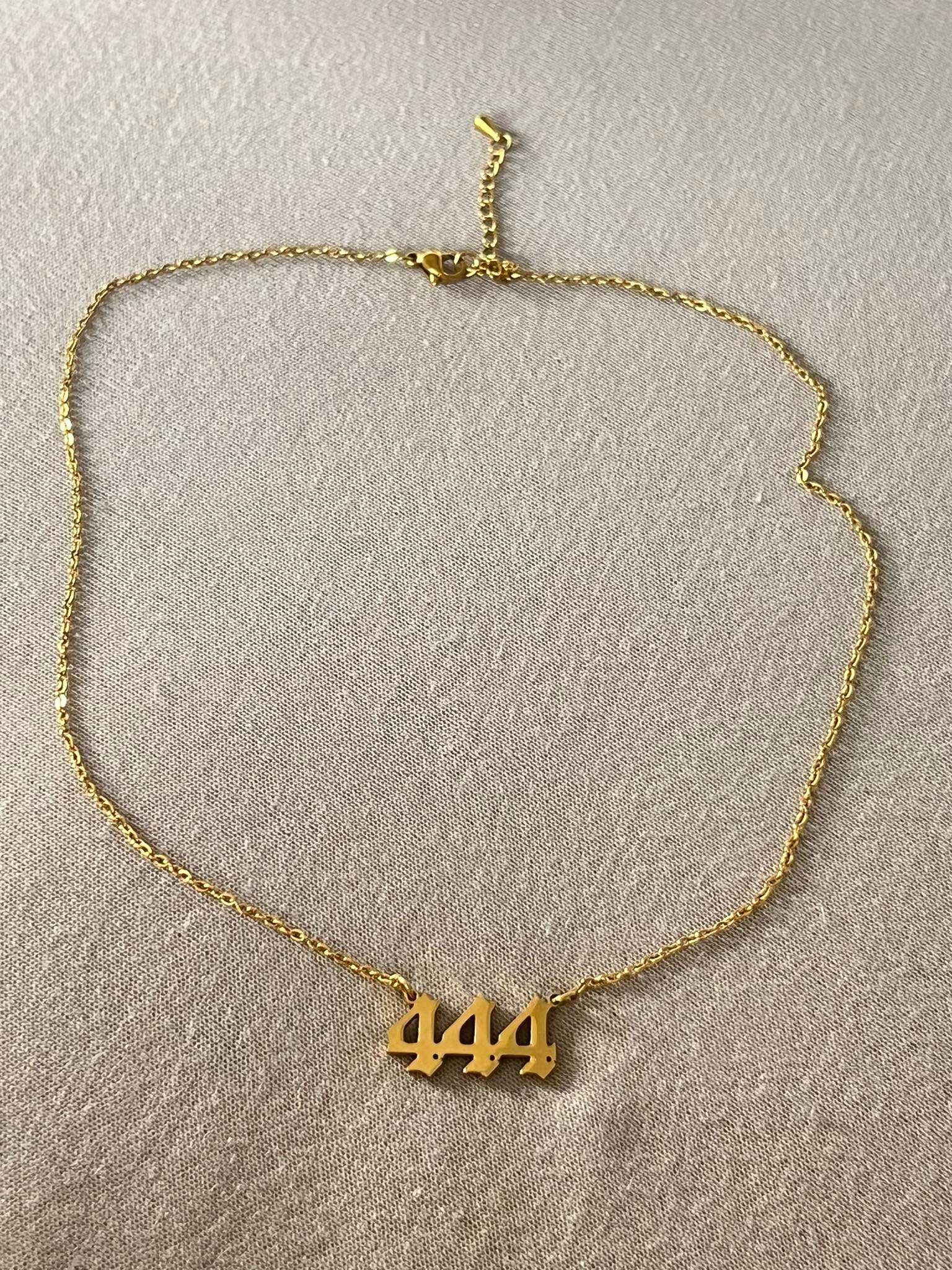 Naszyjnik w kolorze złotym 444 necklace