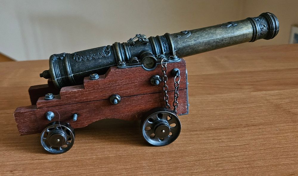 Unikatowa zapalniczka armata