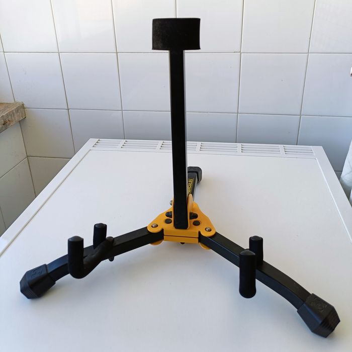 Tripé suporte guitarra ou baixo Hercules