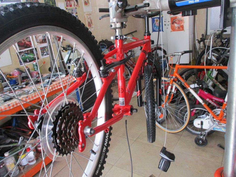 Bicicleta B’Twin roda 20 Vermelha 5 Velocidades