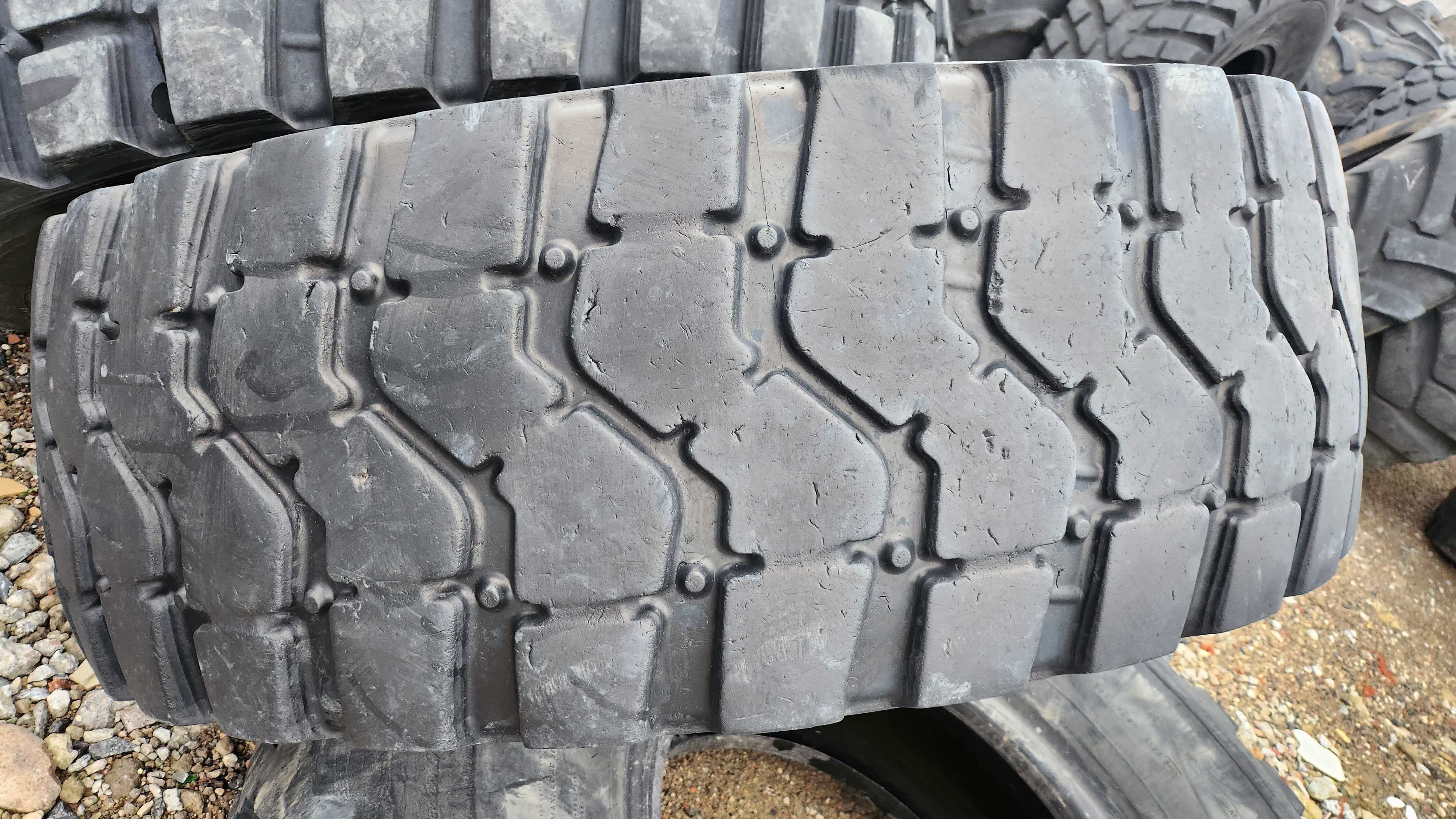 395/85R20 Pirelli Pista PS22 opona przemysłowa