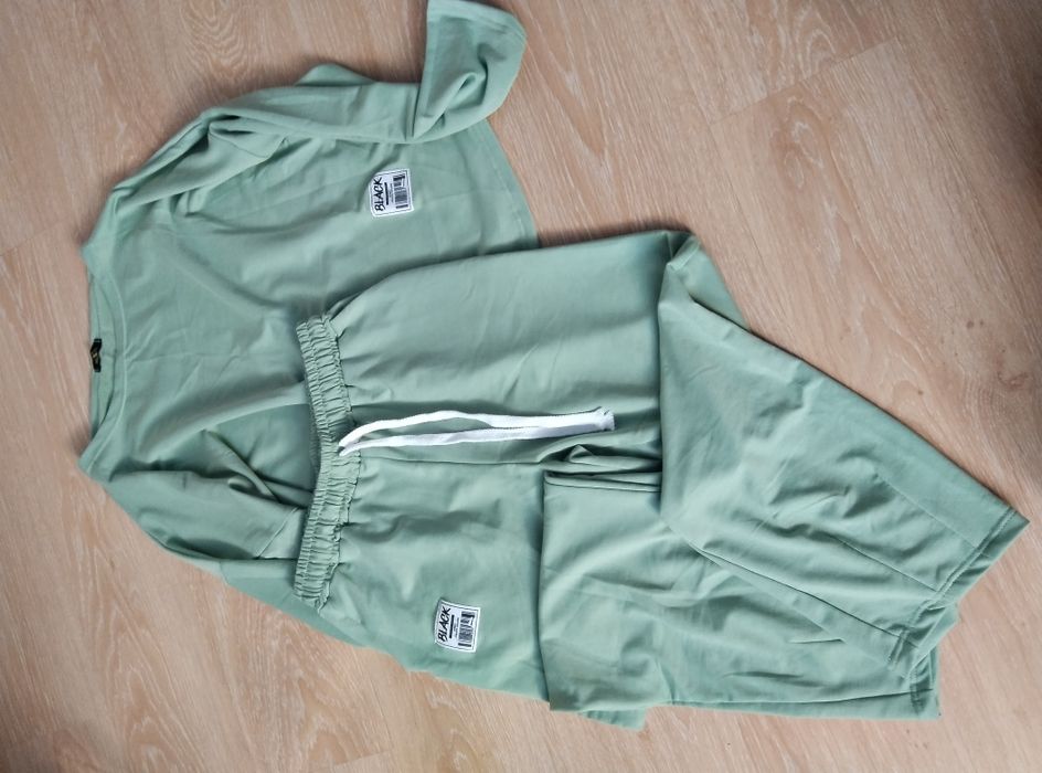 Прогулочний костюм