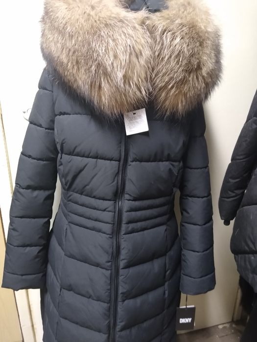 Kurtka -płaszcz z kapturem i obszyciem z jenota