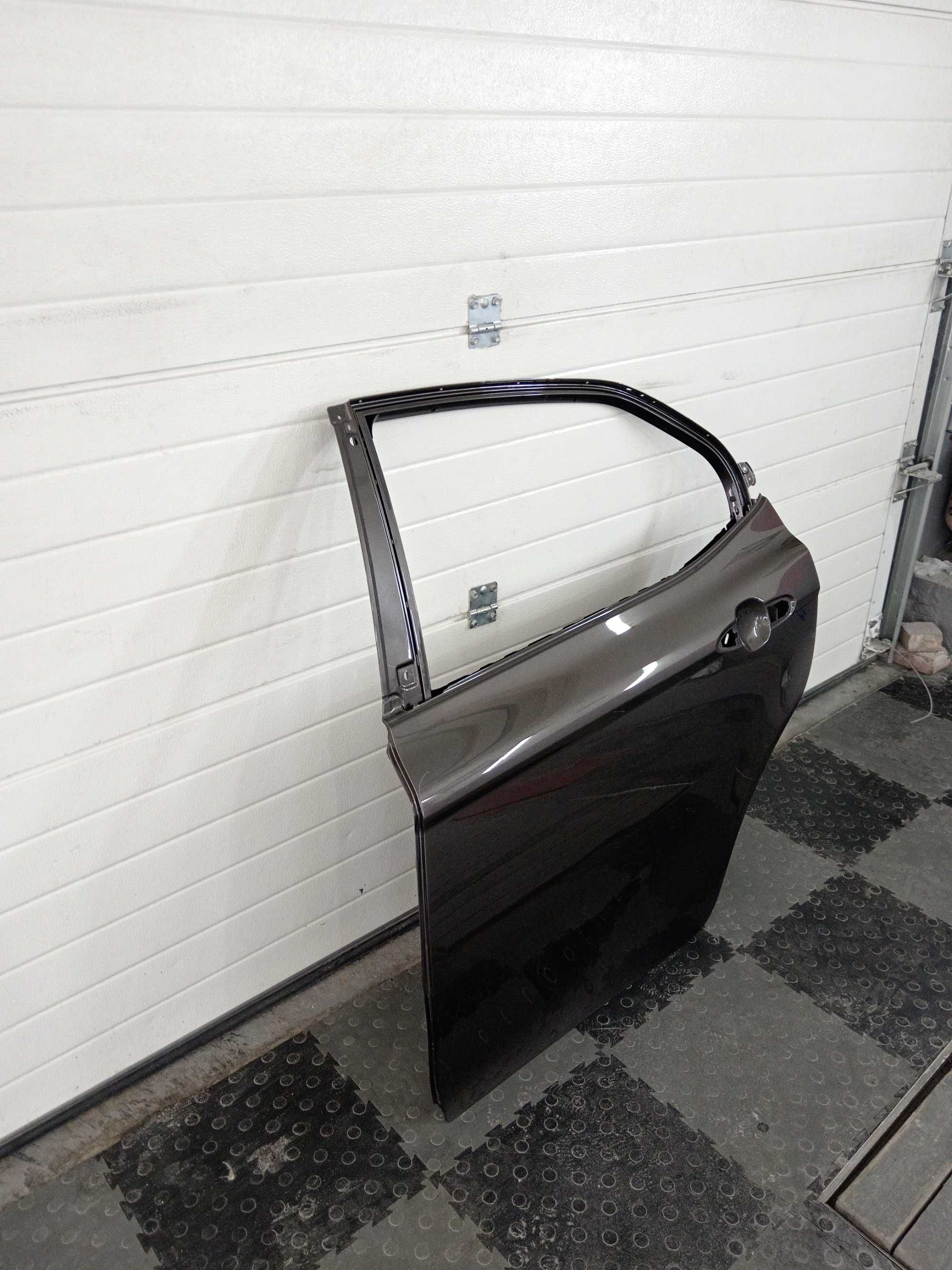 Двері голі задні ліві Toyota Camry v70 18-24 6700433260