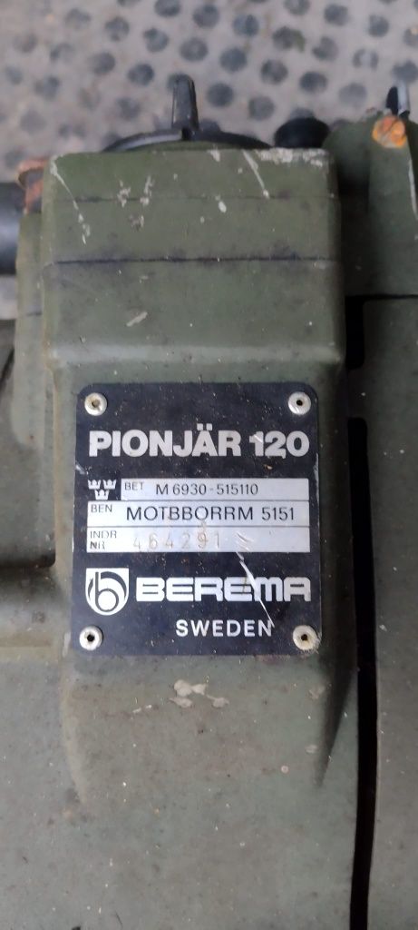 Młot spalinowy do skał 120