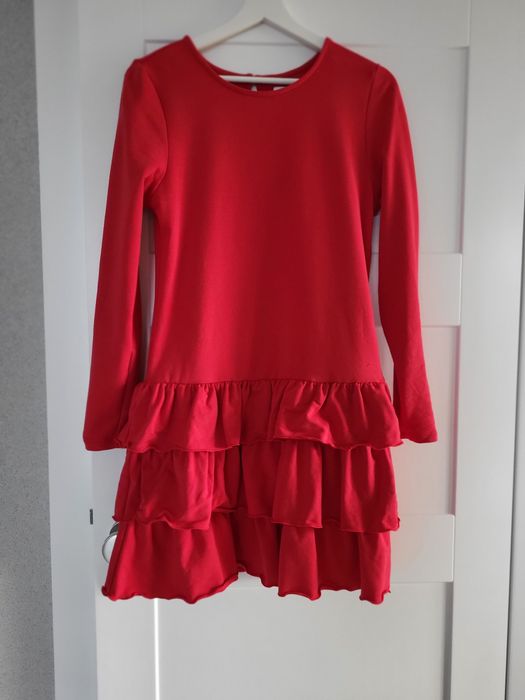 Czerwona sukienka r. 36