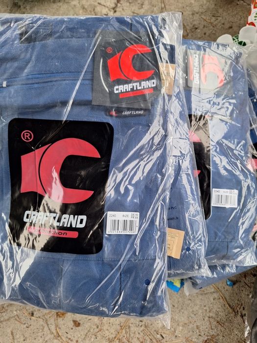 Spodnie robocze ogrodniczki.