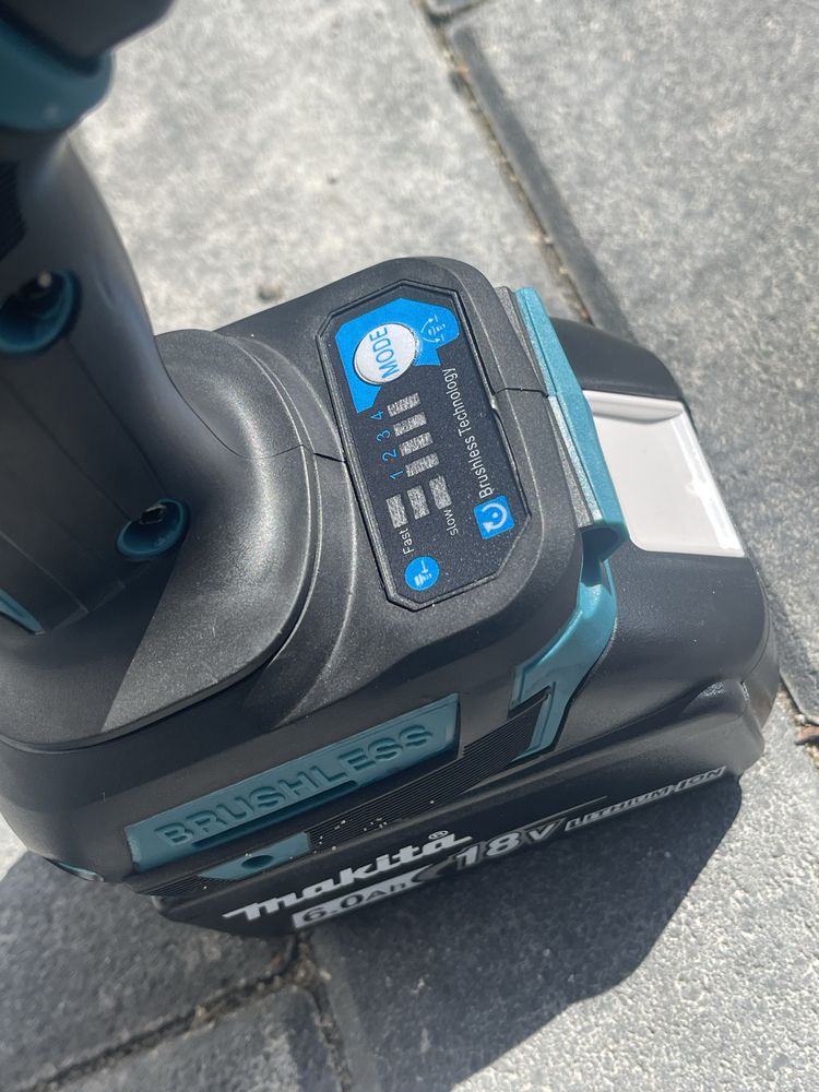 Klucz udarowy akumulatorowy Makita DTW700 + bateria Makita 18v 6.0Ah