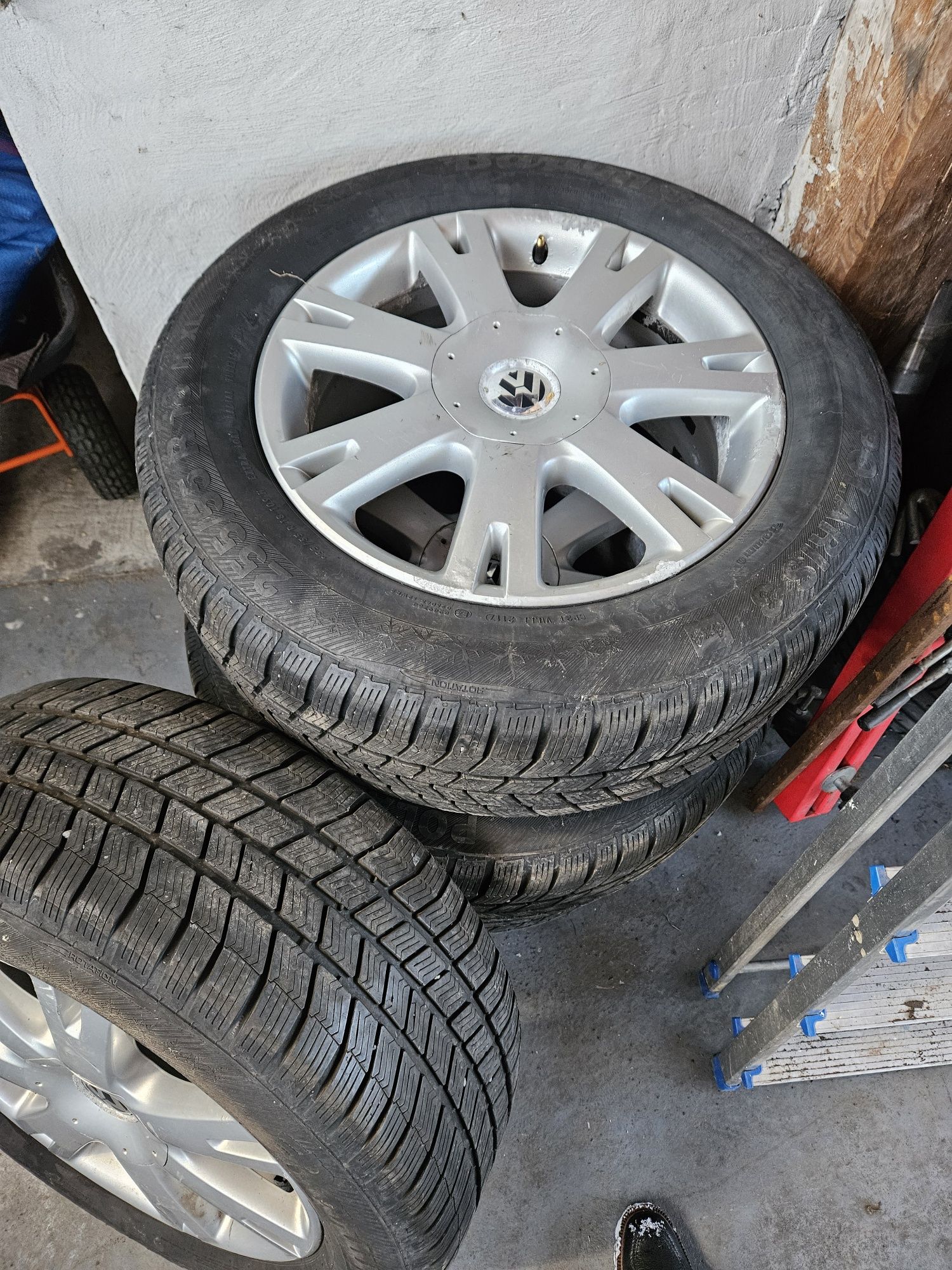 Komplet opon zimowych z felgami 255/55 R18