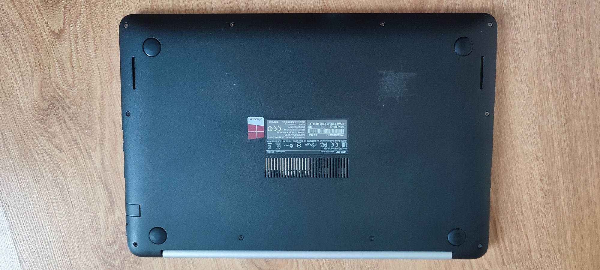 Laptop 15" Asus K501LX i5/GTX950M/1000GB_SSD/12GB_DDR3/DOBRA_BATERIA